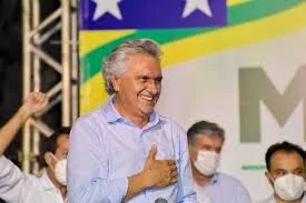 Ronaldo Caiado é reeleito governador de Goiás no primeiro turno