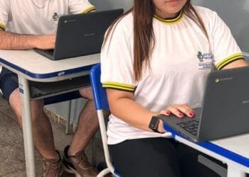 Governo de Goiás já distribuiu mais de 123 mil notebooks a estudantes