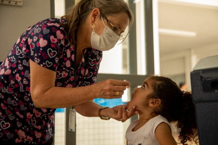 Dia D de vacinação contra a poliomielite e atualização de cartão acontece neste sábado, 8