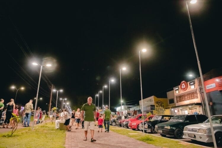 Parque Linear é inaugurado com grande festividade na Avenida Brasil Norte