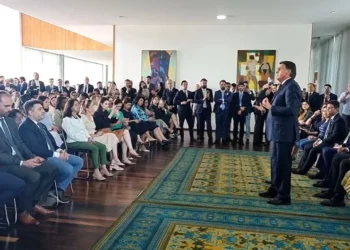Já são 11 os governadores que apoiam Bolsonaro no 2° turno