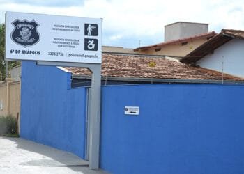 Idosa cadeirante é vítima de violência e autor é preso, em Anápolis