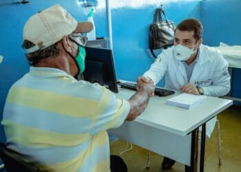 Novembro Azul alerta para importância de exame para diagnóstico precoce do câncer de próstata