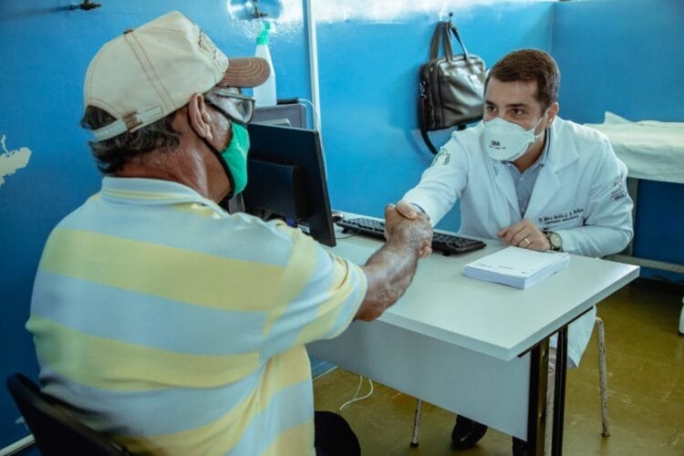 Novembro Azul alerta para importância de exame para diagnóstico precoce do câncer de próstata