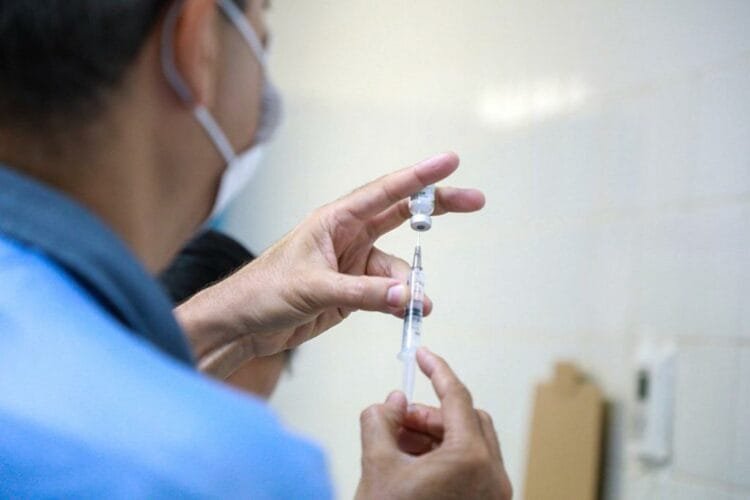 Sábado tem Dia D de atualização do cartão de vacinas