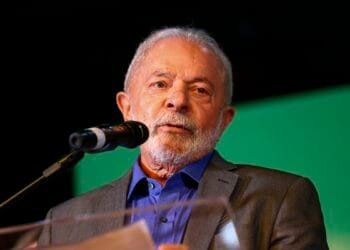 Lula volta a Brasília nesta segunda (26) para concluir montagem dos ministérios