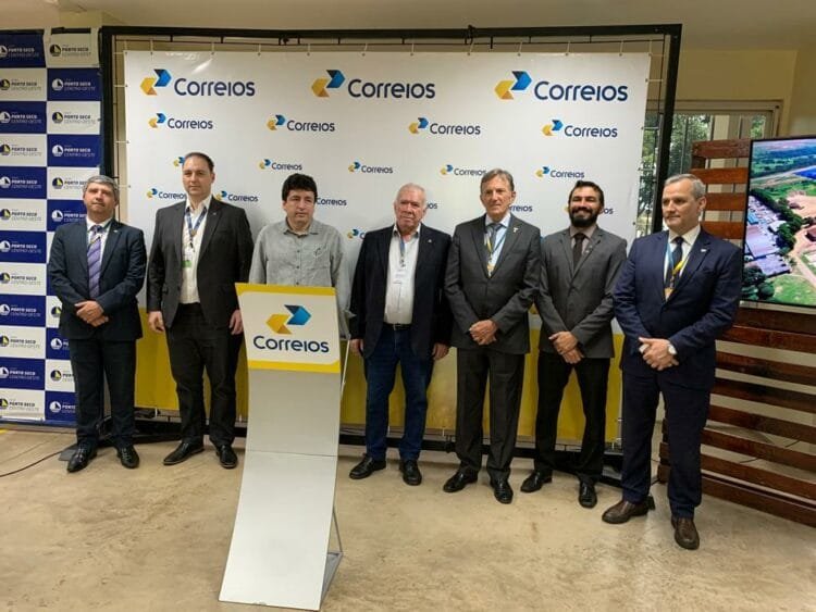 Correios assina contrato para instalação do Centro Internacional em Anápolis