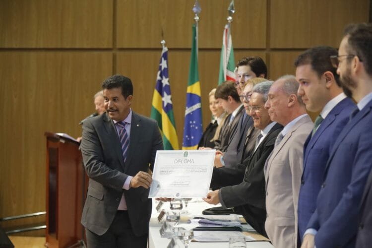 Vivian Naves é Diplomada Deputada Estadual por Goiás