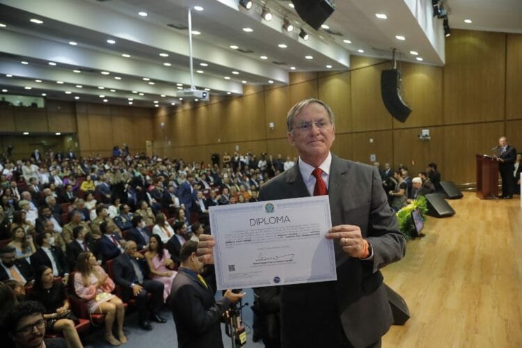 Vivian Naves é Diplomada Deputada Estadual por Goiás