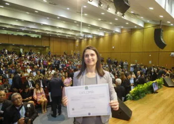 Vivian Naves é Diplomada Deputada Estadual por Goiás
