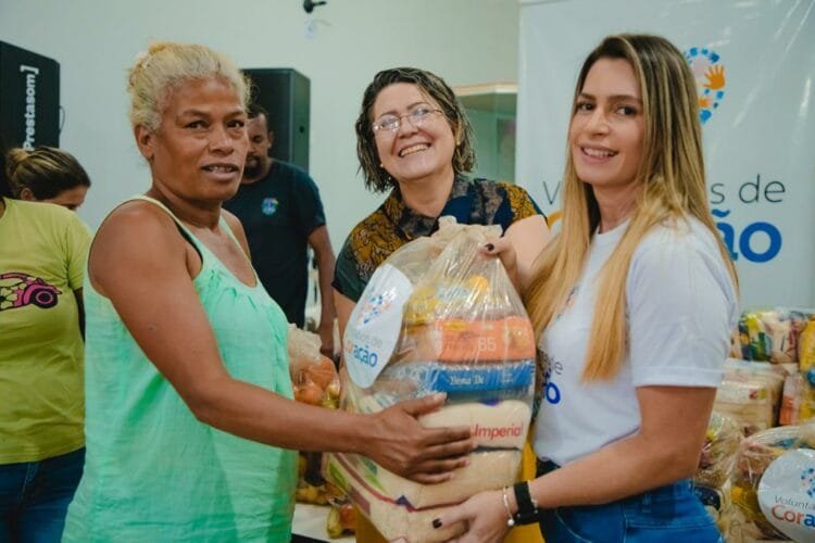 Mais de 6 mil famílias foram atendidas neste ano pelo programa Voluntários de Coração