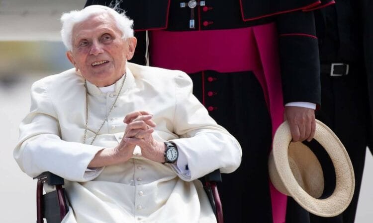 Morre o papa Bento XVI, aos 95 anos, em Roma