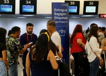 Sem negociação, greve dos pilotos chega ao segundo dia e afeta voos domésticos