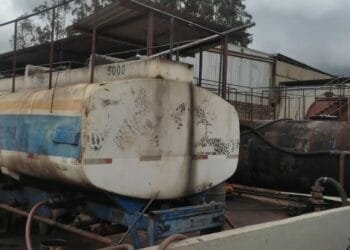 Polícia Civil apreende mais de 70 mil litros de óleos automotivos usados e que eram revendidos como novos, em Senador Canedo