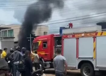 AGORA: Borracharia pega fogo na Vila Jaiara