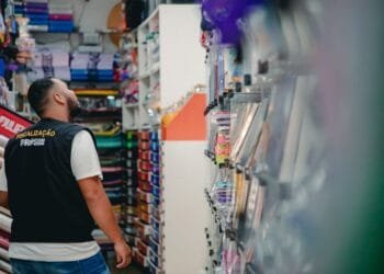 Pesquisa de preço de materiais escolares e fiscalização de papelarias pelo Procon Anápolis auxiliam pais na volta às aulas