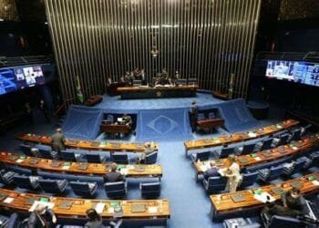 Advogados enviam pedido de impeachment de Moraes para o Senado