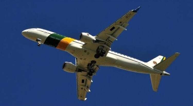 Ministros usam avião da FAB para fim de semana em casa