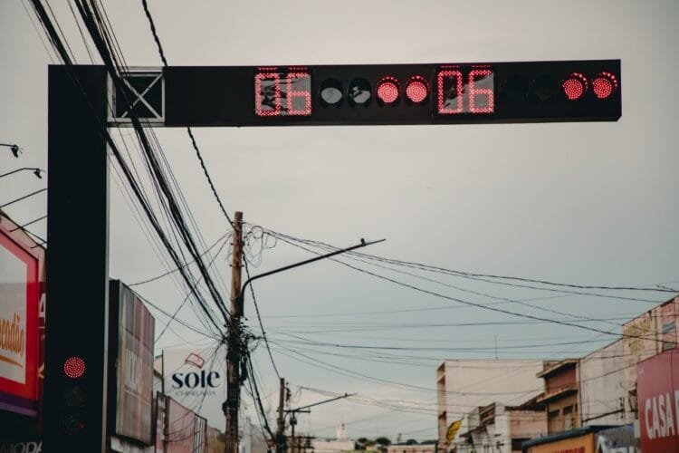 Prefeitura de Anápolis instala semáforos modernos na cidade