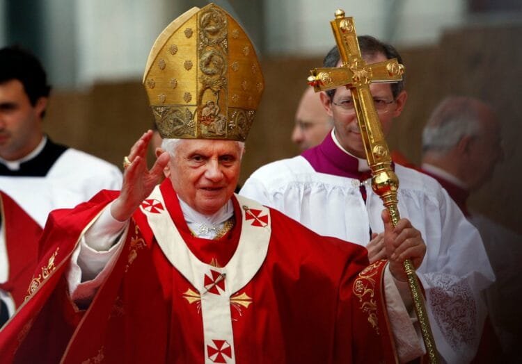 Motivo da renúncia do Papa Bento XVI é revelado; veja qual foi