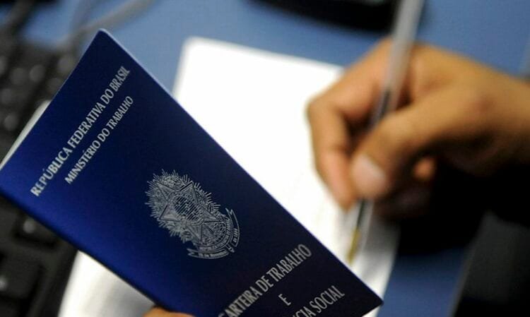 Desemprego em massa preocupa o mercado