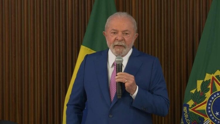 Presidente Lula decreta intervenção federal no DF e diz que invasores serão ‘encontrados e punidos’