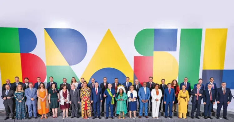 12 ministros de Lula respondem a processos na Justiça, mostra pesquisa