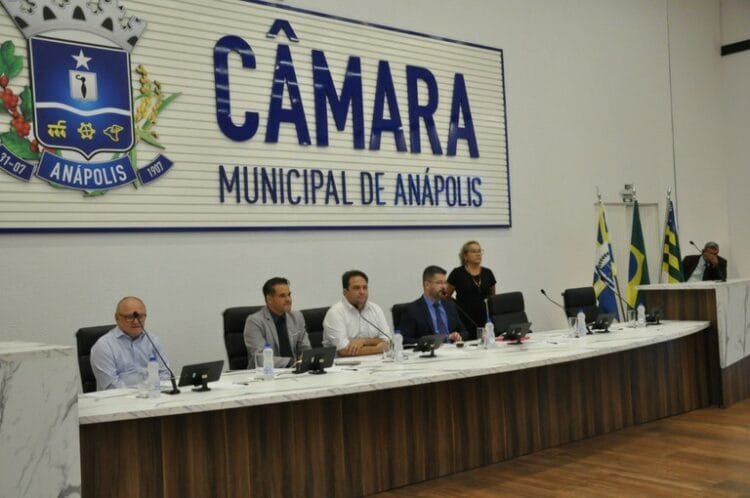 Câmara Municipal de Anápolis recebe prestação de contas da Prefeitura referente ao 3º quadrimestre de 2022