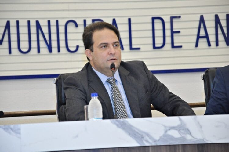Prefeito de Anápolis anuncia reforma administrativa para enfrentar crise do ICMS