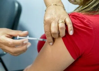 Governo de Goiás convoca população para vacinar contra Covid-19 antes do Carnaval