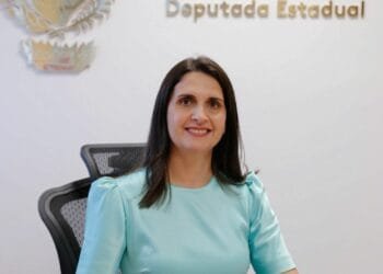 Vivian Naves mostra força e assume presidência da Comissão de Assistência Social na Alego