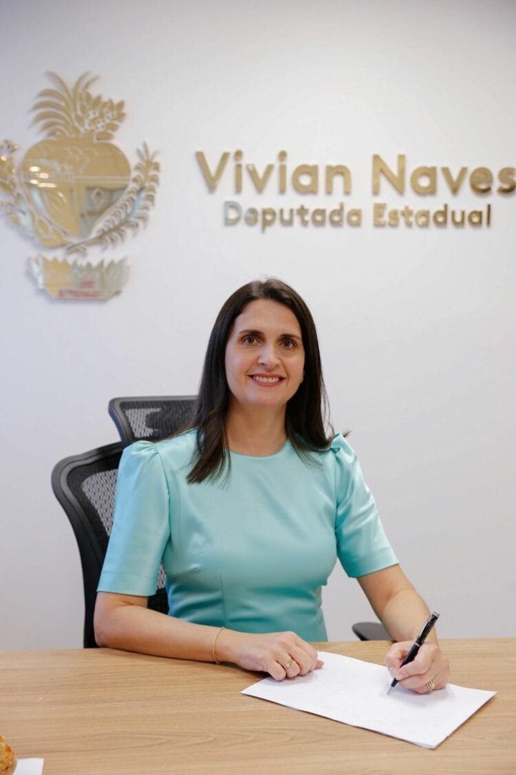 Vivian Naves mostra força e assume presidência da Comissão de Assistência Social na Alego