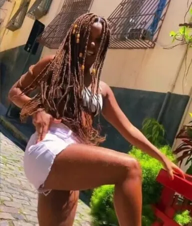 UNE promove oficina para rebolar com funk