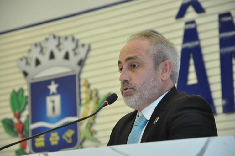 Vereador propõe lei que exige brinquedos adaptados para crianças com deficiência em áreas de lazer