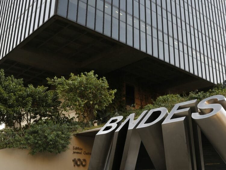 Na posse, novo presidente do BNDES reafirma compromisso de investir em países vizinhos