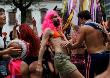 Roubos de smartphones representam 60% dos registros de ocorrência no carnaval