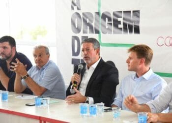 Maioria dos deputados é favorável à autonomia do Banco Central, diz Lira