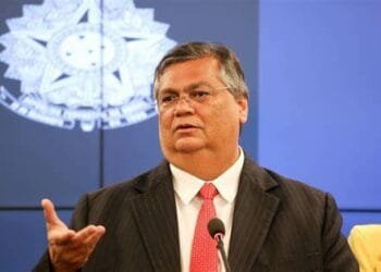 Ministro da Justiça rejeita pedido de deputado para que Polícia Federal atue na segurança de Bolsonaro durante chegada a Brasília