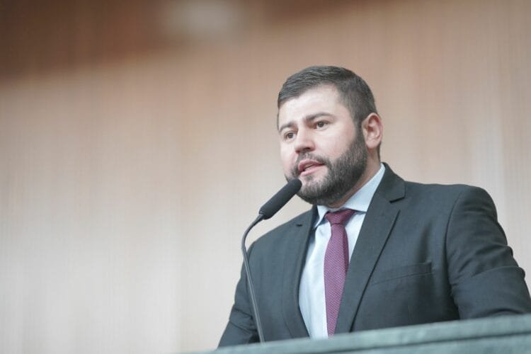 Deputado apresenta projeto que visa acabar com o trote universitário violentos