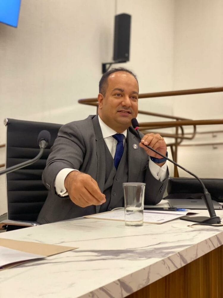 Advogado atuante em direito consumerista comenta sobre o Dia Mundial dos Direitos do Consumidor