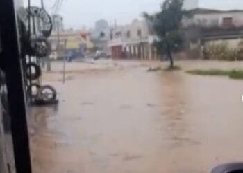 Chuva volta a causar pontos de alagamentos em Anápolis nesta quarta-feira (15)