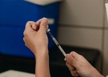 Anápolis amplia aplicação da vacina bivalente contra covid para novos grupos