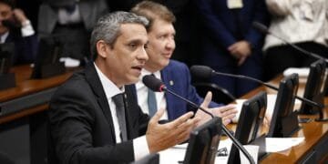 Criação de subcomissão é proposta por Gustavo Gayer para tratar de censura