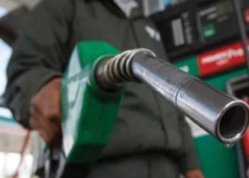 Imposto de Lula faz preço médio da gasolina subir 3%