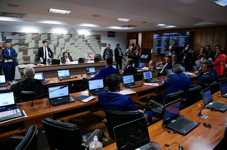 Comissão do Senado aprova projeto de “minirreforma tributária”