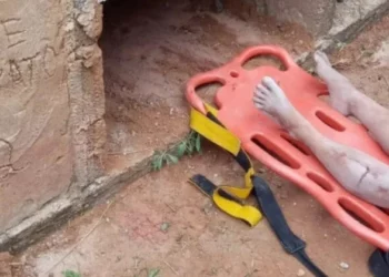 Dramático: mulher é encontrada viva após ficar 10 horas presa em túmulo