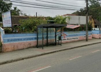 URGENTE: Homem invade creche e mata quatro crianças em Santa Catarina