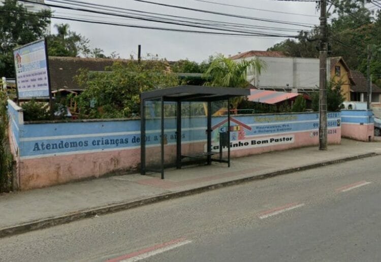 URGENTE: Homem invade creche e mata quatro crianças em Santa Catarina