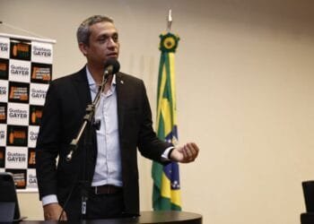 Deputado goiano propõe plebiscito para que população decida sobre ensino e questões ligadas à ideologia de gênero