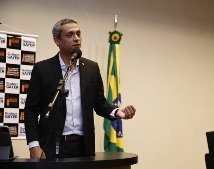 Deputado goiano propõe plebiscito para que população decida sobre ensino e questões ligadas à ideologia de gênero